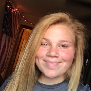 Meet your Posher, Halie